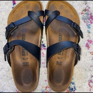 Black Birkenstock’s